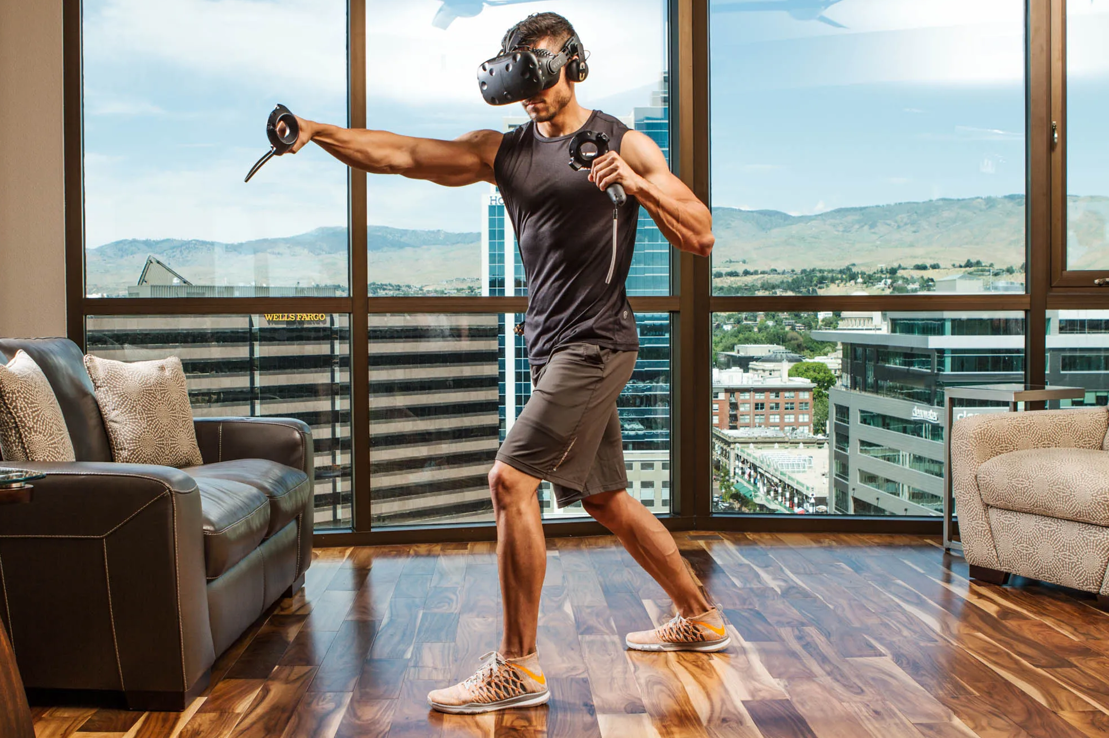 VR тренировки. Виртуальная реальность в спорте. Виртуальный фитнес. VR тренажер фитнес.