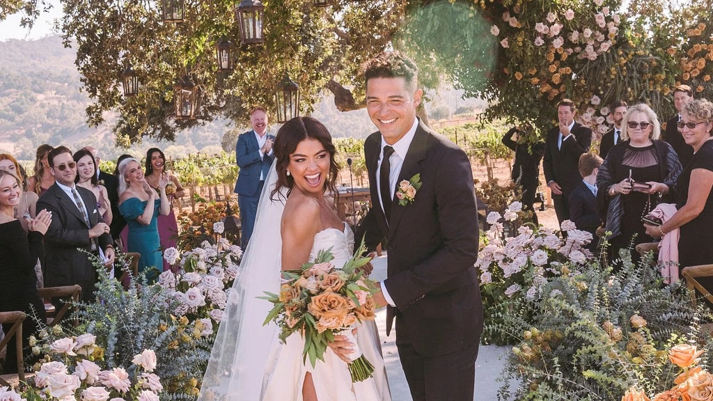 Sarah Hyland Wore 2 Gorgeous Vera Wang Bridal Gowns at Her Wedding